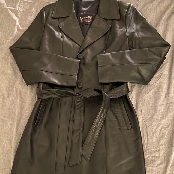 Women’s petite leather coat - Picture 2 of 3